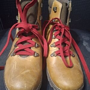 Timberland Brown Leather Boots with Red Laces